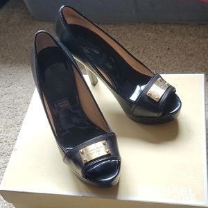 Peep toe MK PUMPS